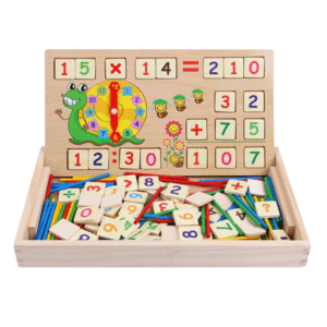 Boite educative enfant multifonction en bois, montrant tous les jeux d'apprentissage et accessoires pour 3 ans.