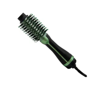 Détail de la sèche cheveux brosse avec picots, offrant un soin capillaire doux et anti frisottis.