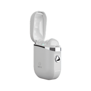 Écouteurs Bluetooth TWS ORYX Bfree Flip sans fil TWS blancs sur leur étui de charge Type-C