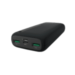 Power bank 20000mAh ORYX NP-21N noir chargeant un smartphone sur une table au Maroc