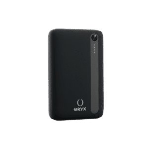Chargeur portable rapide ORYX NP-11N connecté à un smartphone, illustrant sa fonction de batterie externe 10000mAh.