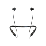 Gros plan sur les oreillettes sans fil et la connexion USB Type-C des écouteurs étanches IPX5