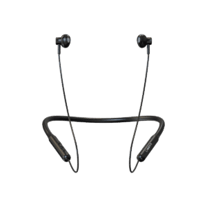 Gros plan sur les oreillettes sans fil et la connexion USB Type-C des écouteurs étanches IPX5