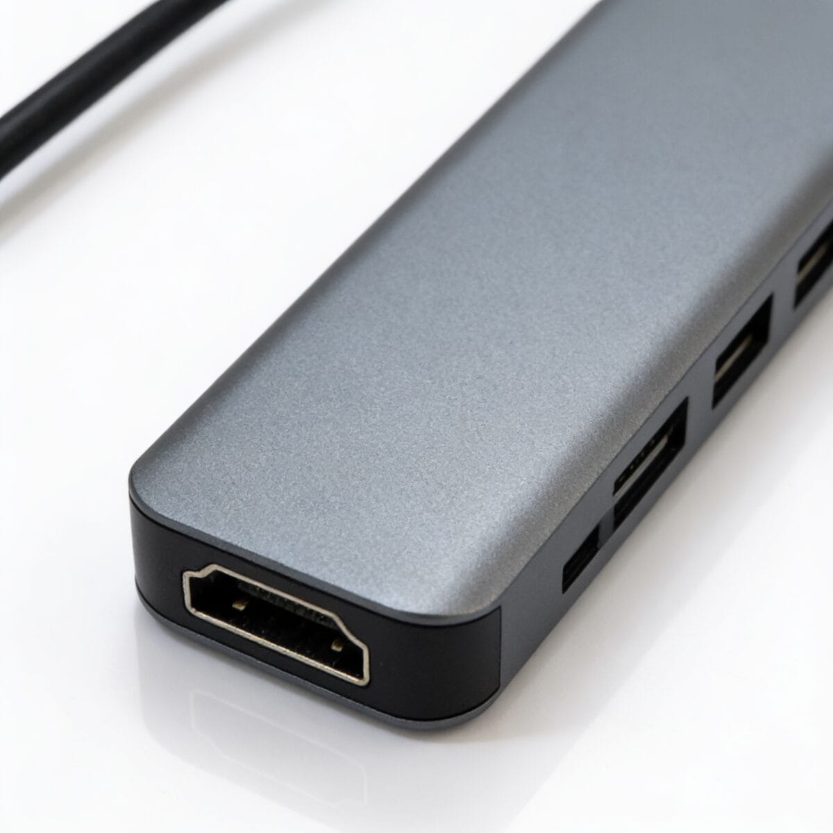 adaptateur usb c hdmi 7 en 1 avec 7 fonctions en 1, port HDMI HDTV 4K et port LAN 100M, pour étendre la connectivité d'un ordinateur, téléphone ou tablette USB-C, disponible sur BrefShop.ma