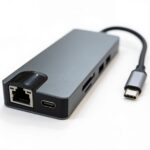 hub usb type c 8 en 1 aluminium 8 fonctions LAN USB-C PD lecteur SD USB 3.0 ×2 HDMI VGA, pour extension de connectivité et charge PD, disponible sur BrefShop.ma