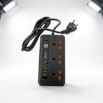 multiprise avec minuteur usb 3 prises universelles avec éclairage orange, 4 ports USB et USB-C PD 20W charge rapide, pour alimenter et contrôler des appareils électroniques, disponible sur BrefShop.ma