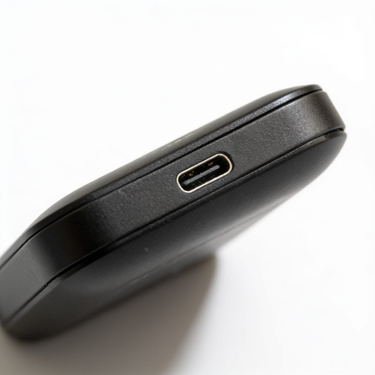 routeur mobile wifi 4g avec partage WiFi et batterie 2100 mAh, pour partager une connexion Internet mobile en WiFi via un réseau 4G / 4G+ avec une autonomie jusqu'à 10 heures, disponible sur BrefShop.ma