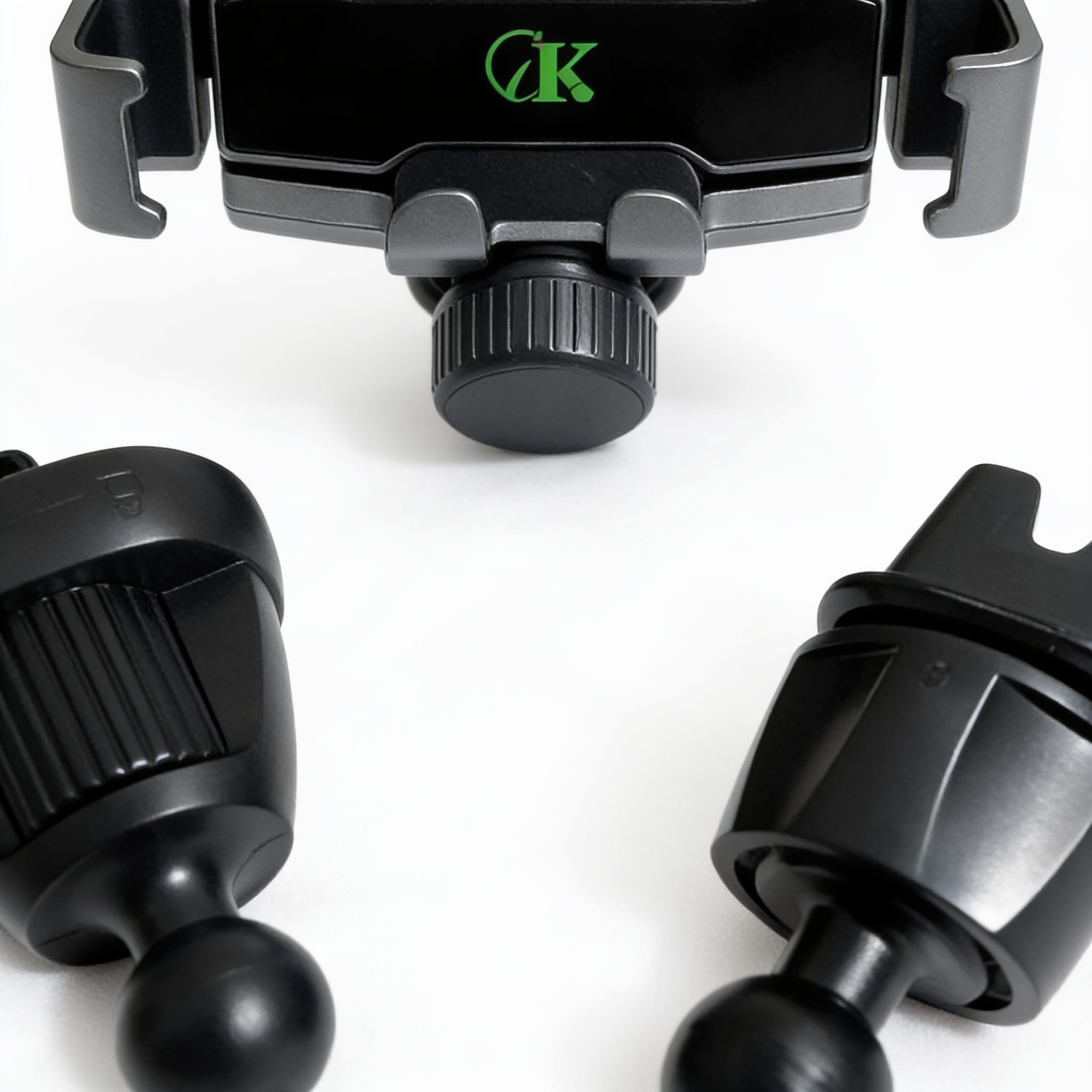 Détail du support smartphone auto aération CR-14 Détail des pinces et du revêtement silicone du support smartphone auto aération CR-14
